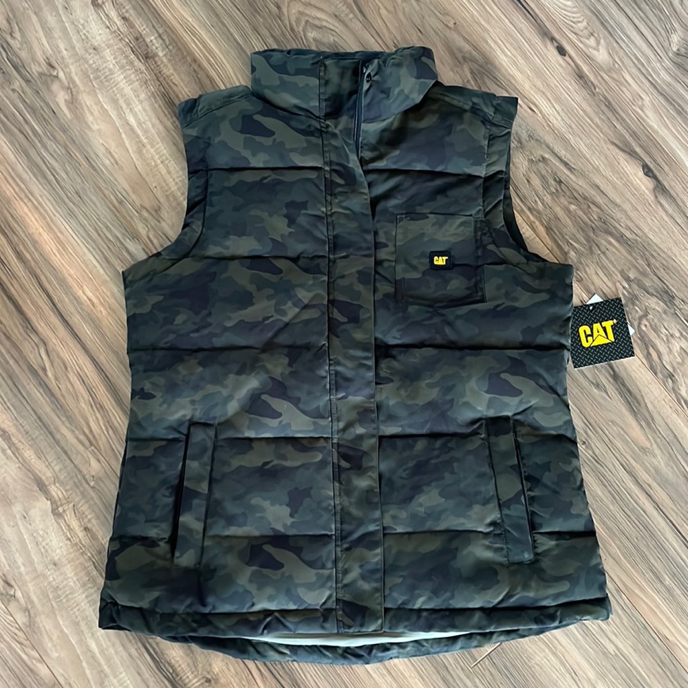 CAT, women’s size large, puffer vest